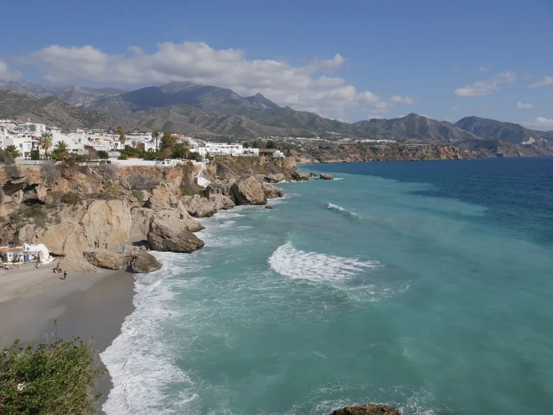 Najlepsze plaże na Costa del Sol 2026 — najpiękniejsze zakątki Słonecznego Wybrzeża