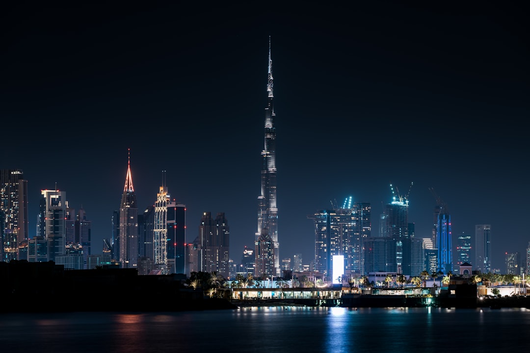 Dubai Fountain 2026 — Największa tańcząca fontanna świata