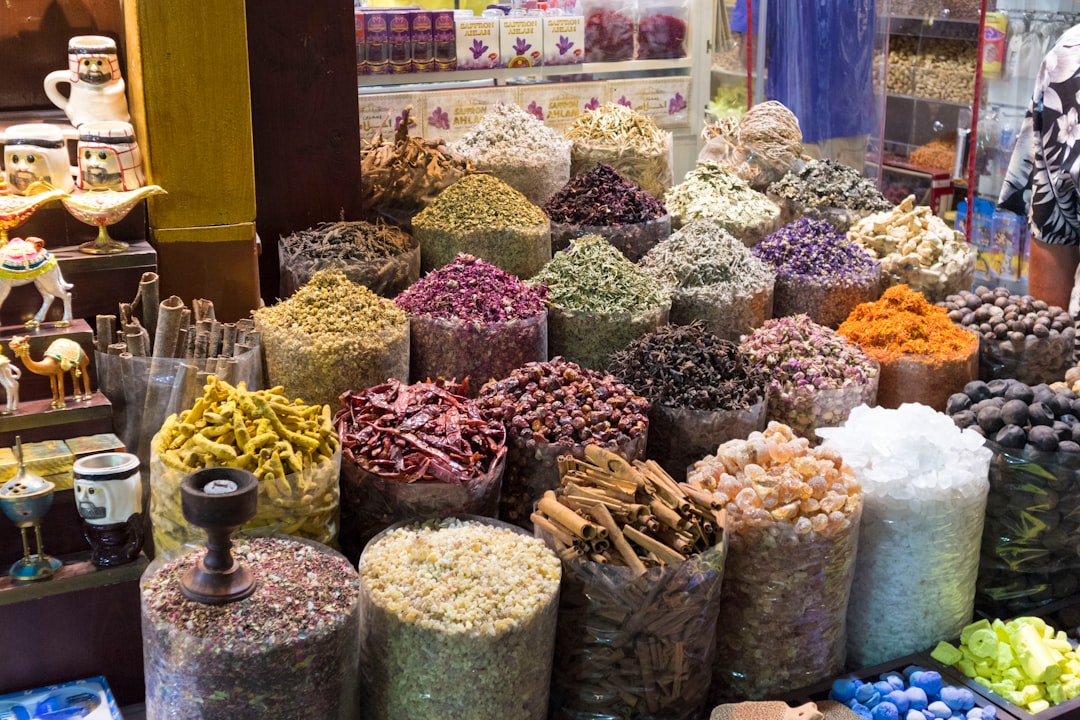 Suki w Dubaju 2026 — Gold Souk, Spice Souk i Old Dubai