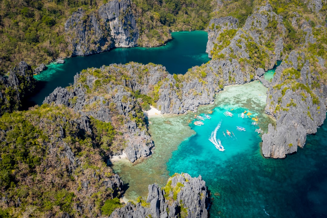 Island hopping po Filipinach 2026: Jak zaplanować trasę