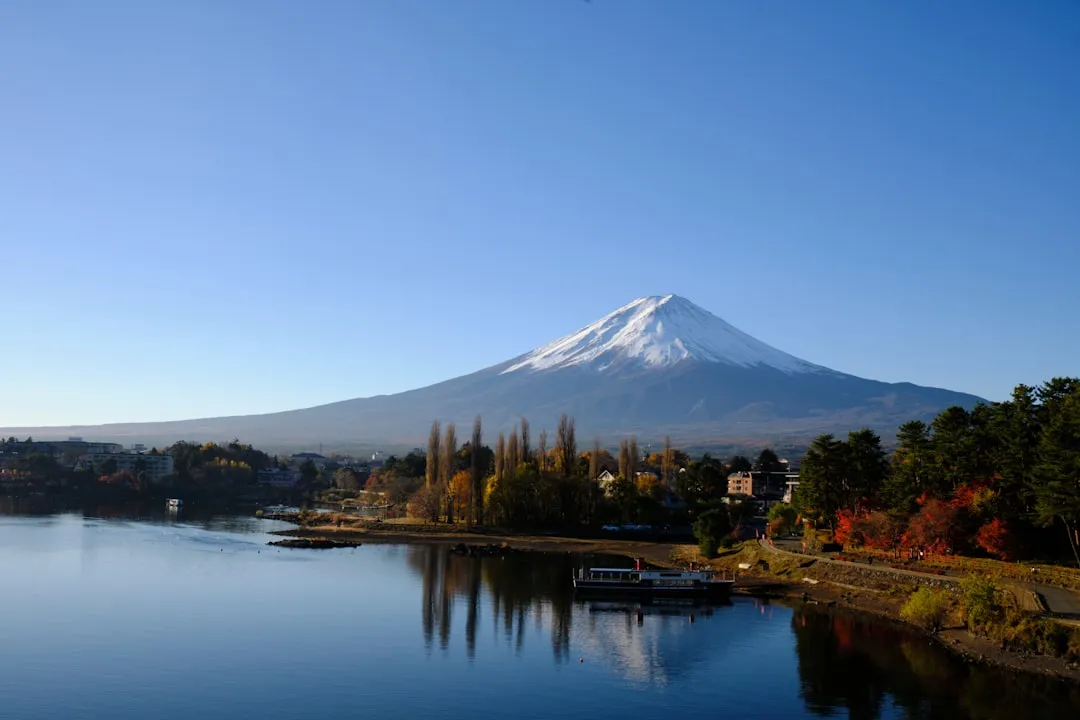 Przewodnik po Mount Fuji 2026 — Wspinaczka na świętą górę Japonii