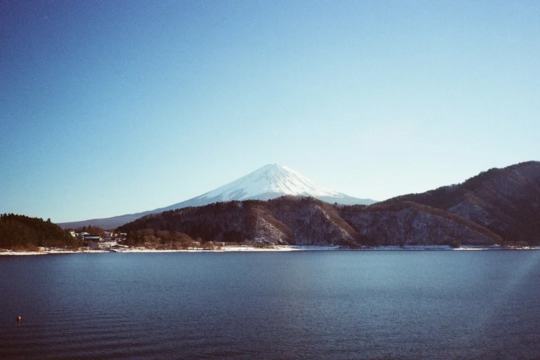 Przewodnik po Hakone 2026 — Onsen z widokiem na Fuji