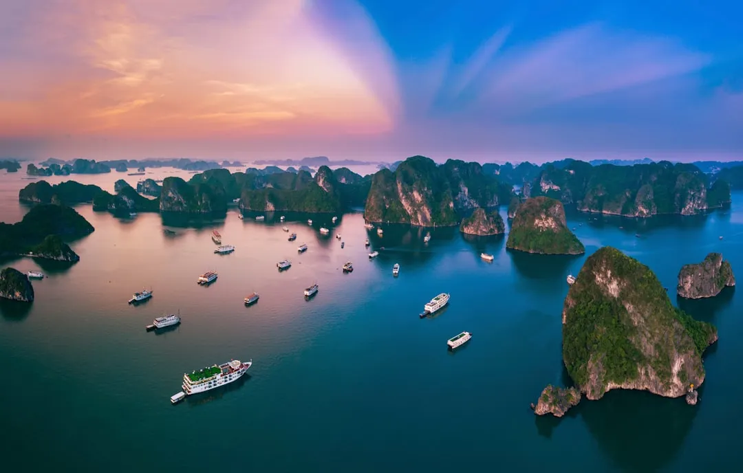 Rejs po Halong Bay — nocleg na dżonce 2026