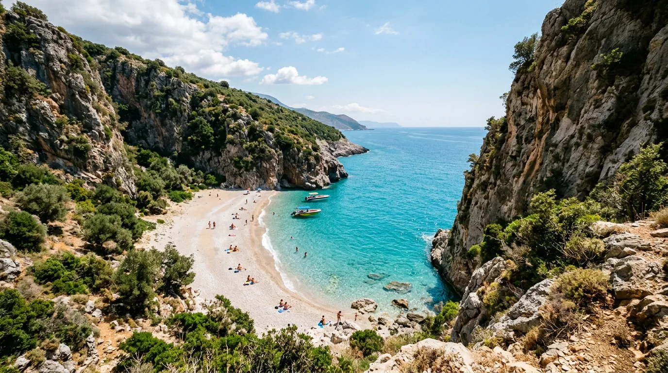 Himara, Albania — przewodnik 2026: plaże, hotele & restauracje