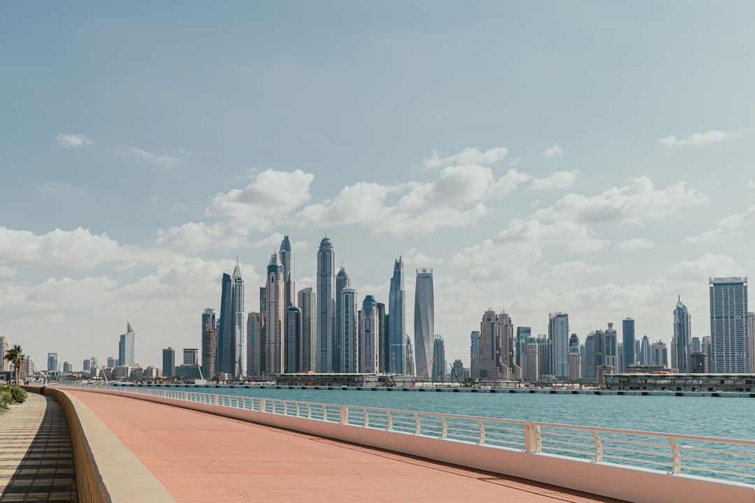 Hotele w JBR i przy Jumeirah Beach 2026 — hotele na plaży w Dubaju