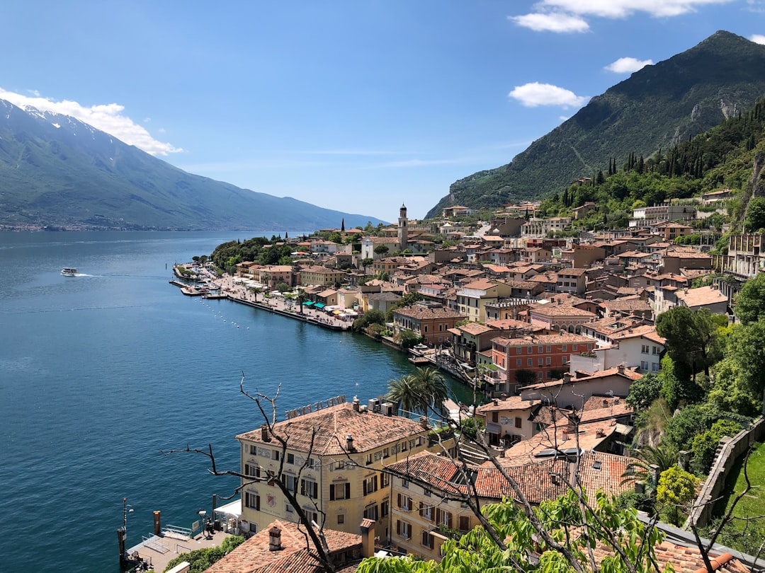 Limone sul Garda 2026 — tarasy cytrynowe i malownicze miasteczko portowe