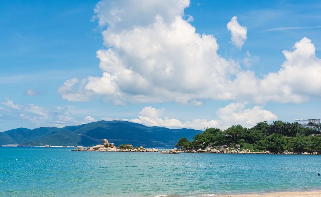 Najlepsze hotele w Nha Trang 2026 — Resorty plażowe i noclegi budżetowe