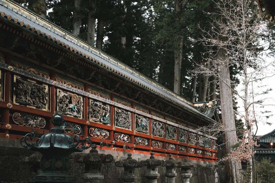 Przewodnik po Nikko 2026 — Świątynie, wodospady i przyroda