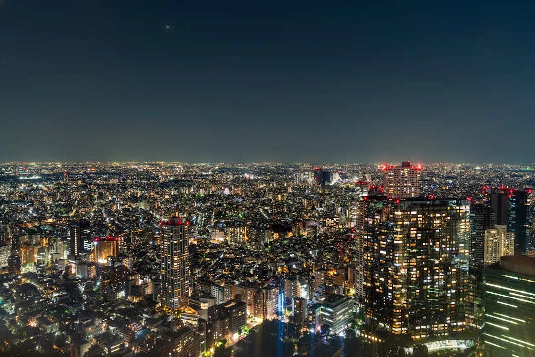 Najlepsze hotele w Tokio 2026 — Od hoteli kapsułowych do luksusu