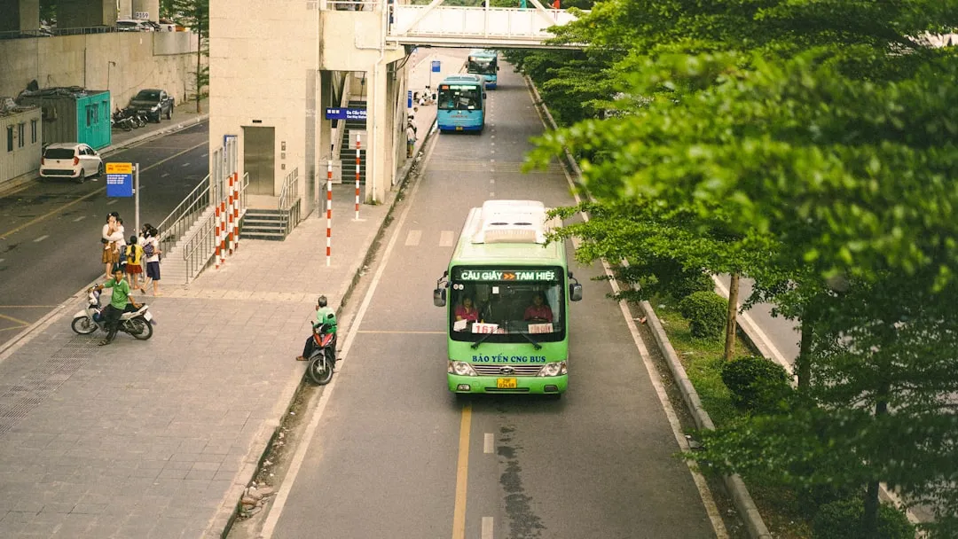 Transport w Wietnamie — Pociągi, samoloty, autobusy i Grab 2026